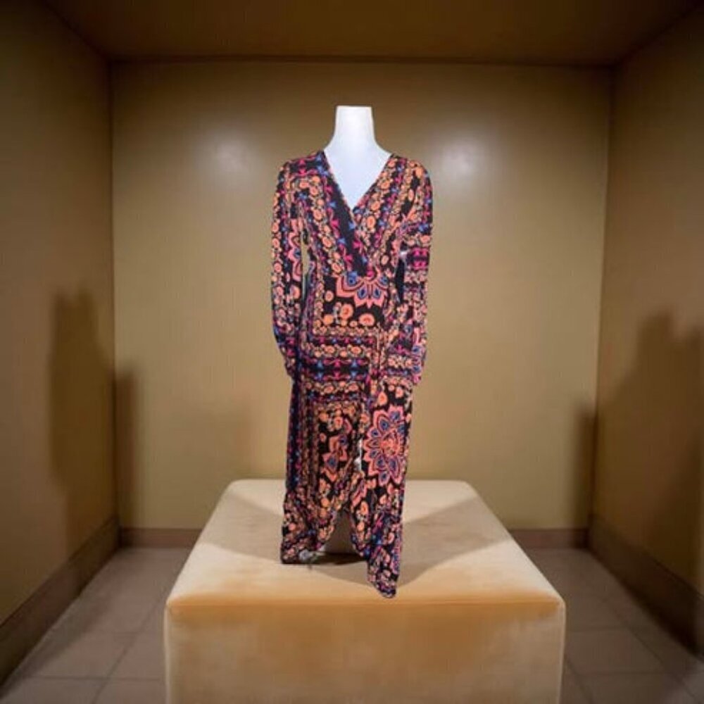 WRAP AROUND FLORAL DRESS - Picture 1 of 2